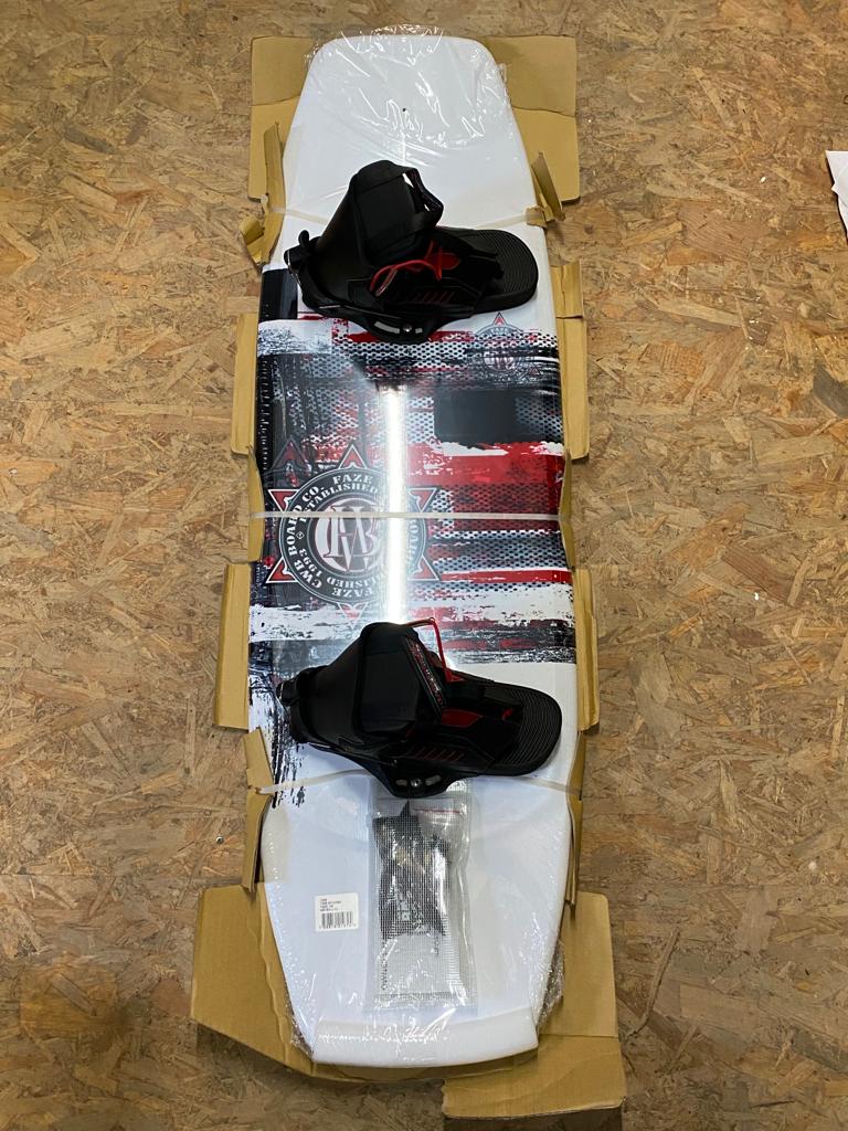 CWB Wakeboard mit Bindung Faze 134 Seven L/XL Wakeboards