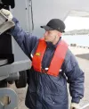 Rote Rettungsweste 50–120kg  150-Newton-Klasse Vollautomatisch KADEMATIC 15 BG-SV Leichte Universal-Rettungsweste für alle Arbeiten an und auf Gewässern in normaler Arbeitskleidung Norm: EN ISO 12402-3