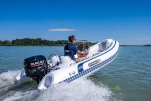 Schlauchboot Allroundmarin Ribstar Deluxe 410 GFK PVC Motorempfehlung max.50PS zuzüglich Speditionkosten ab EU Lager per Werksvertrag Vorbestellung und Anzahlung nur auf Anfrage bestellbar Lieferumfang nur Boot alle Anbauten optional gegen Aufpreis möglic